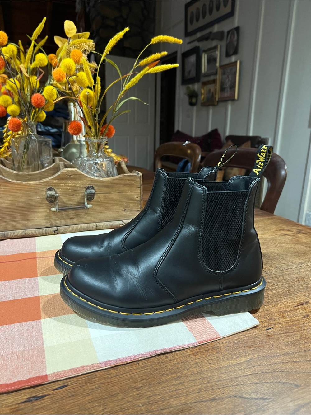 Dr. Martens 2976 Chelsea Boots